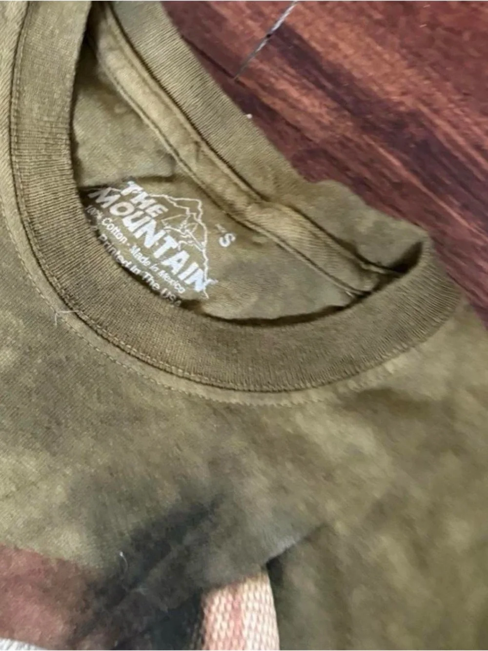The MOUNTAIN Olive Graphic Snake & American Flag Tee Men’s small - Picture 3 of 3
